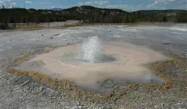 Pearl Geyser erupts, Yellowstone National Park
